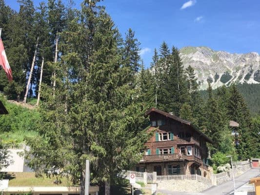 Aussenansicht im Sommer