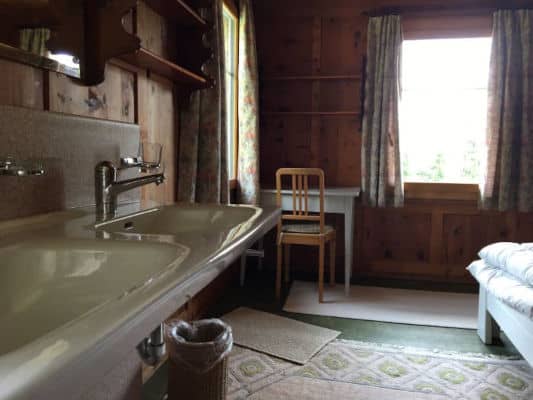 Waschtisch im Zimmer 1, erster Stock